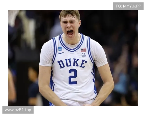 库珀·弗拉格像戈贝尔护筐却更善于滚动挡拆拉开空间