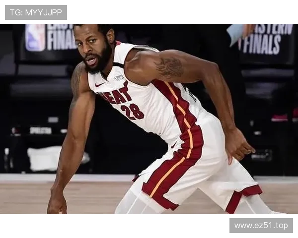 怀特利用挡拆制造空位，得分效率明显超越季后赛同期表现